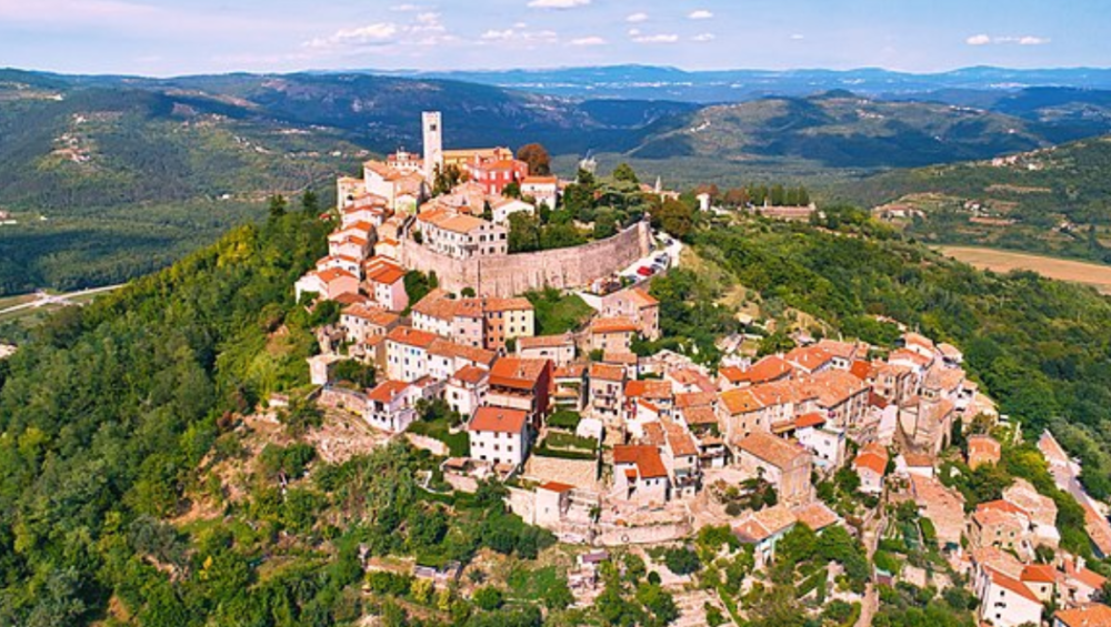 Pogled na spomenik Aleja Glagoljaša