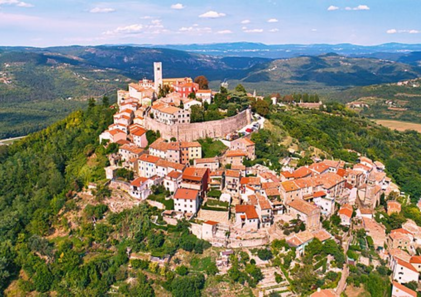 Pogled na spomenik Aleja Glagoljaša