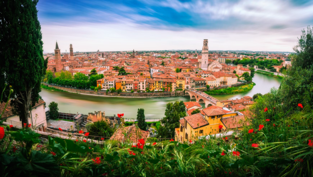 Pogled na cijeli grad Verona