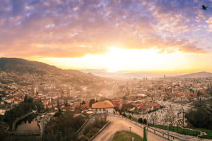 Panoramski pogled na Sarajevo.