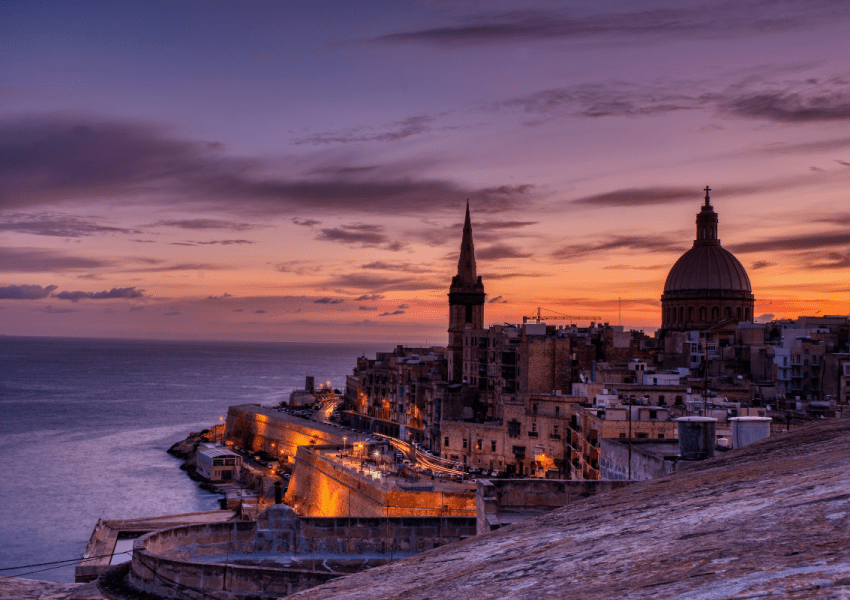 Pogled na Vallettu u zoru.