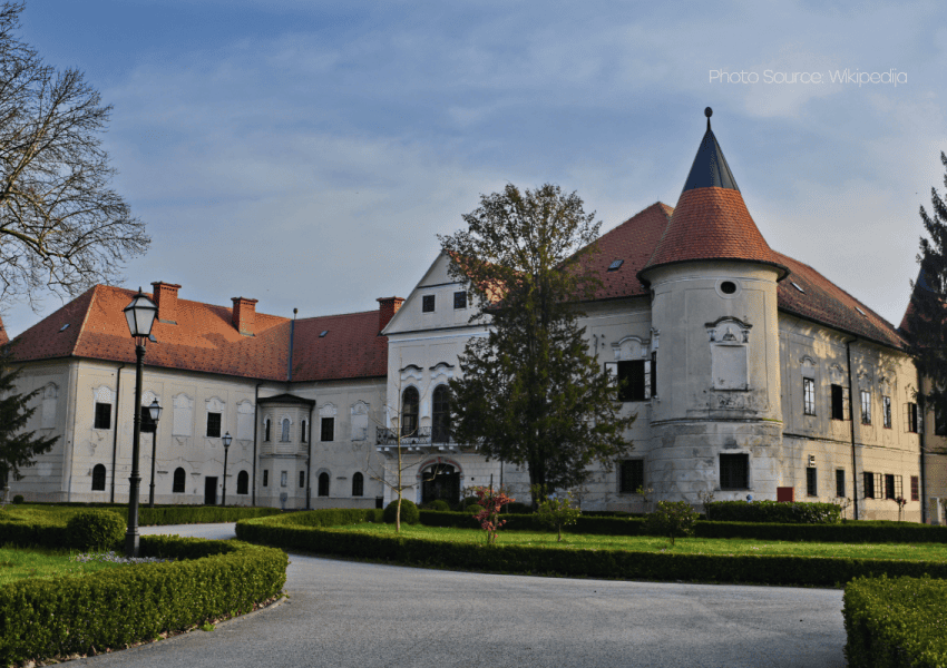 Slika prikazuje Dvorac Lužnica - jedan od dvoraca koje vrijedi posjetiti u Hrvatskoj.